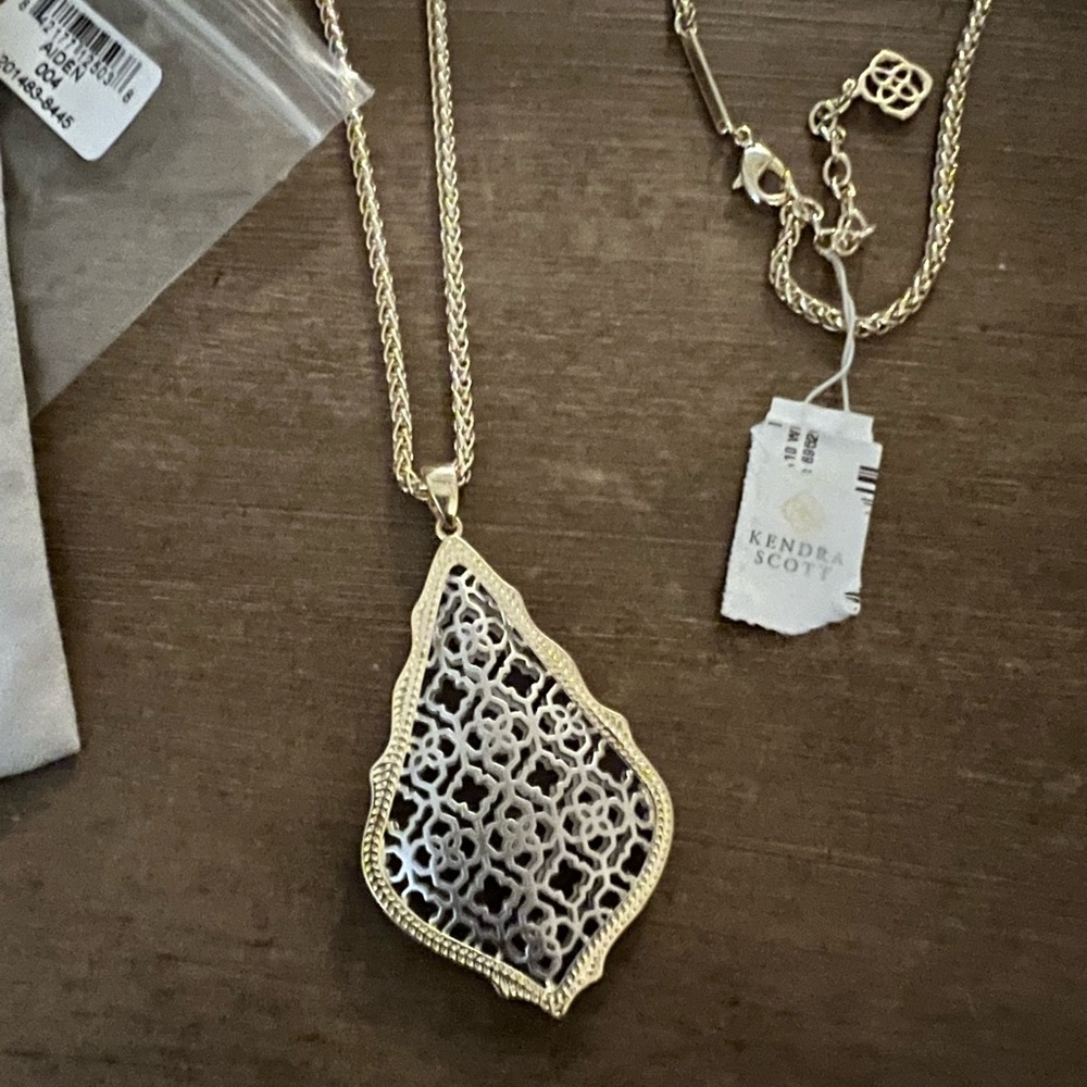 Kendra Scott Aiden necklace
